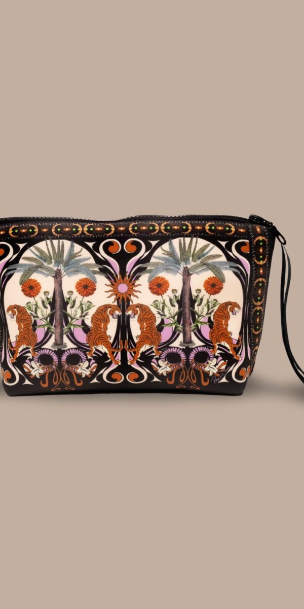 ANCESTRESS POUCH